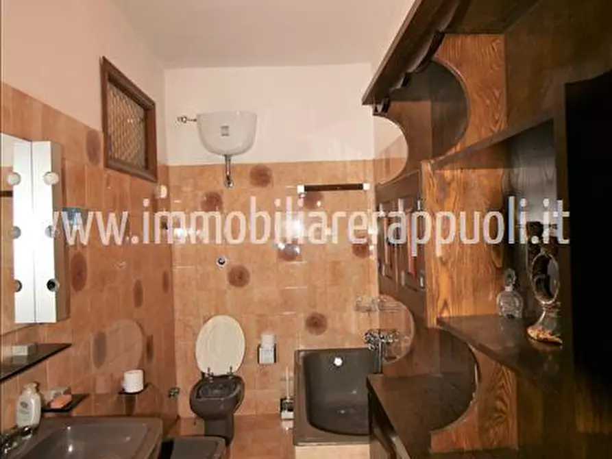 Immagine 15 di Casa indipendente in vendita  a Sinalunga