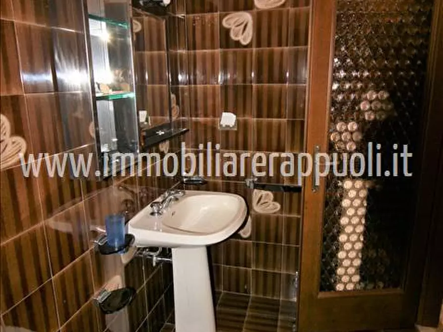 Immagine 21 di Casa indipendente in vendita  a Sinalunga