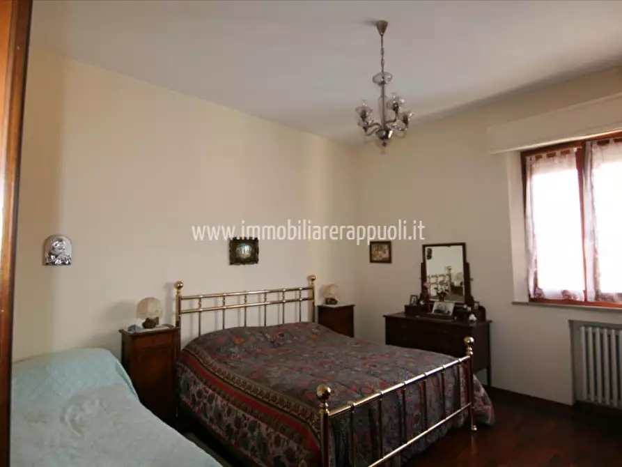 Immagine 10 di Appartamento in vendita  a Torrita Di Siena