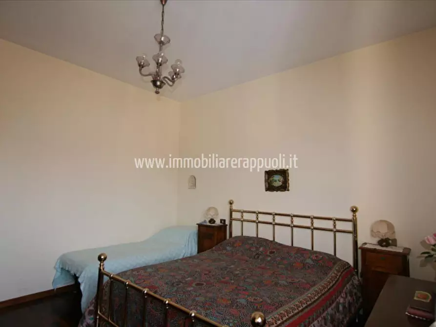 Immagine 11 di Appartamento in vendita  a Torrita Di Siena