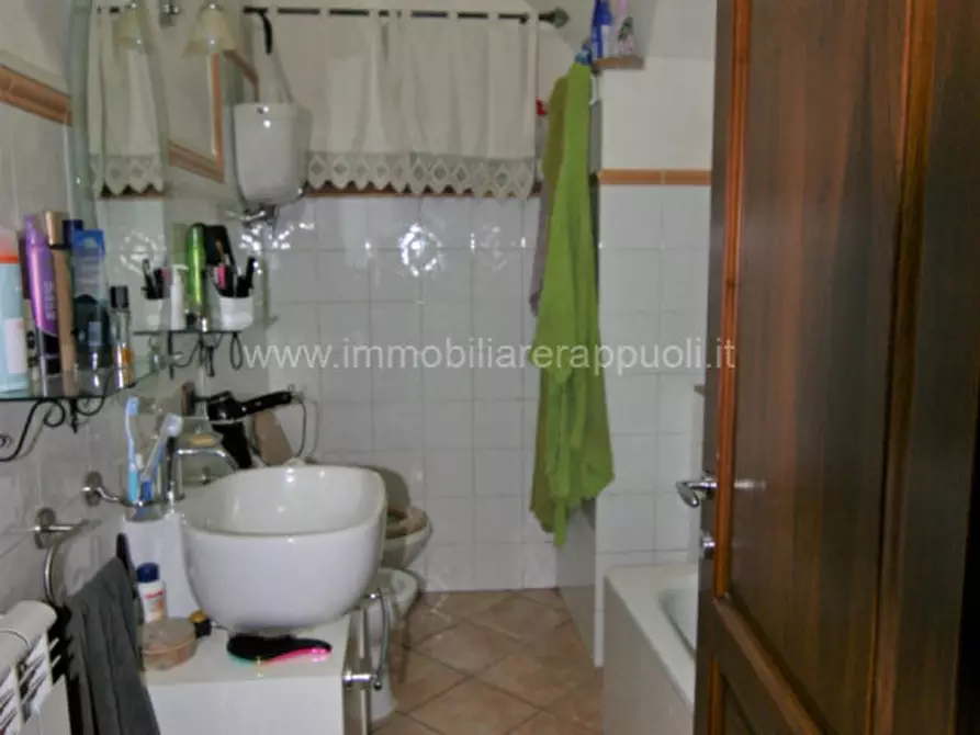 Immagine 8 di Appartamento in vendita  a Sinalunga