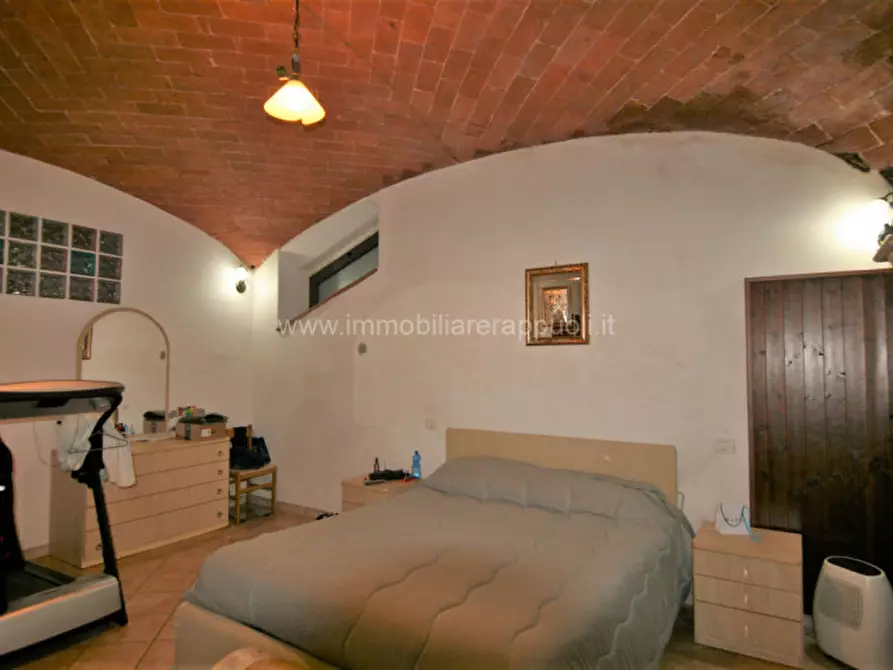 Immagine 11 di Appartamento in vendita  a Sinalunga