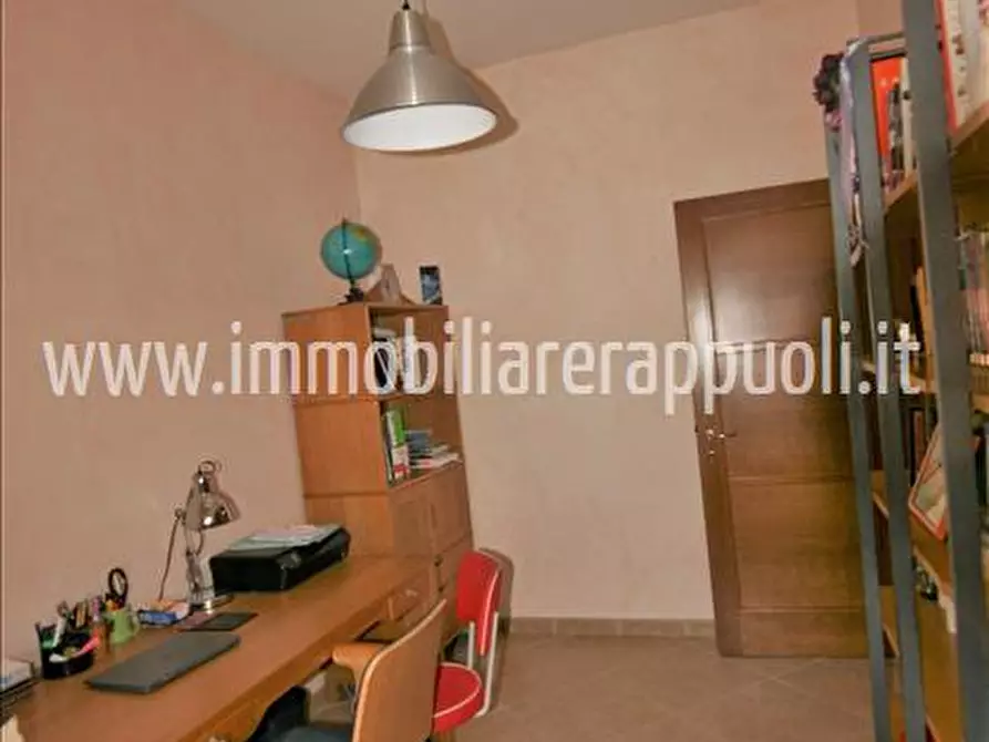 Immagine 2 di Casa indipendente in vendita  a Torrita Di Siena