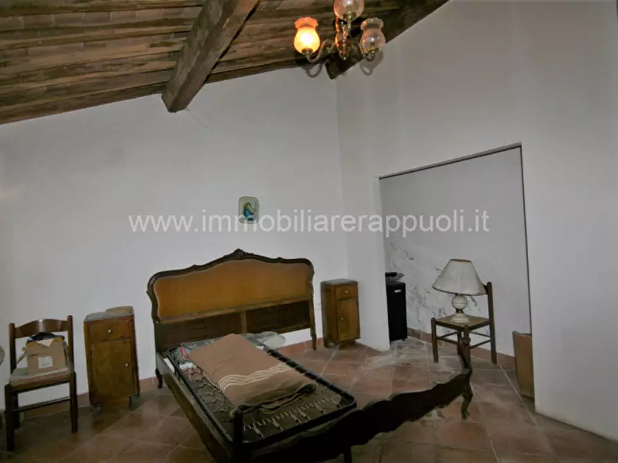 Immagine 38 di Rustico / casale in vendita  a Asciano