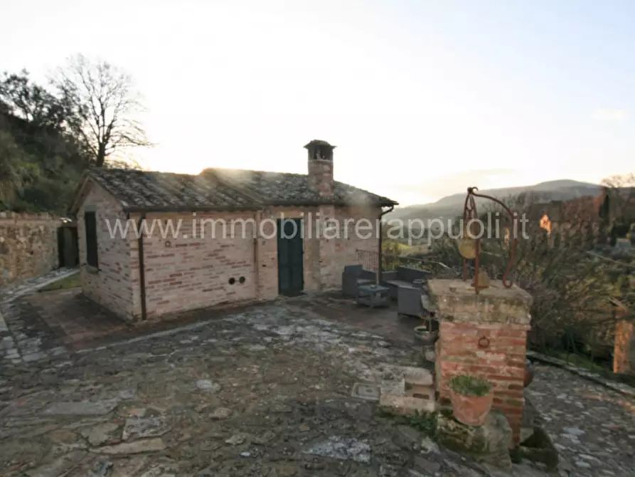 Immagine 1 di Rustico / casale in vendita  a Montepulciano