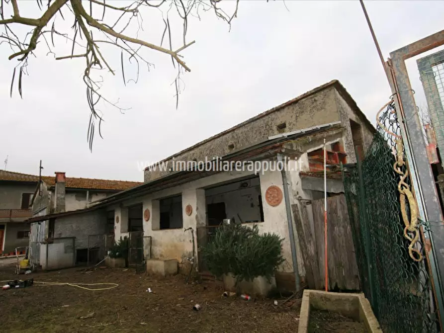 Immagine 1 di Casa indipendente in vendita  a Lucignano