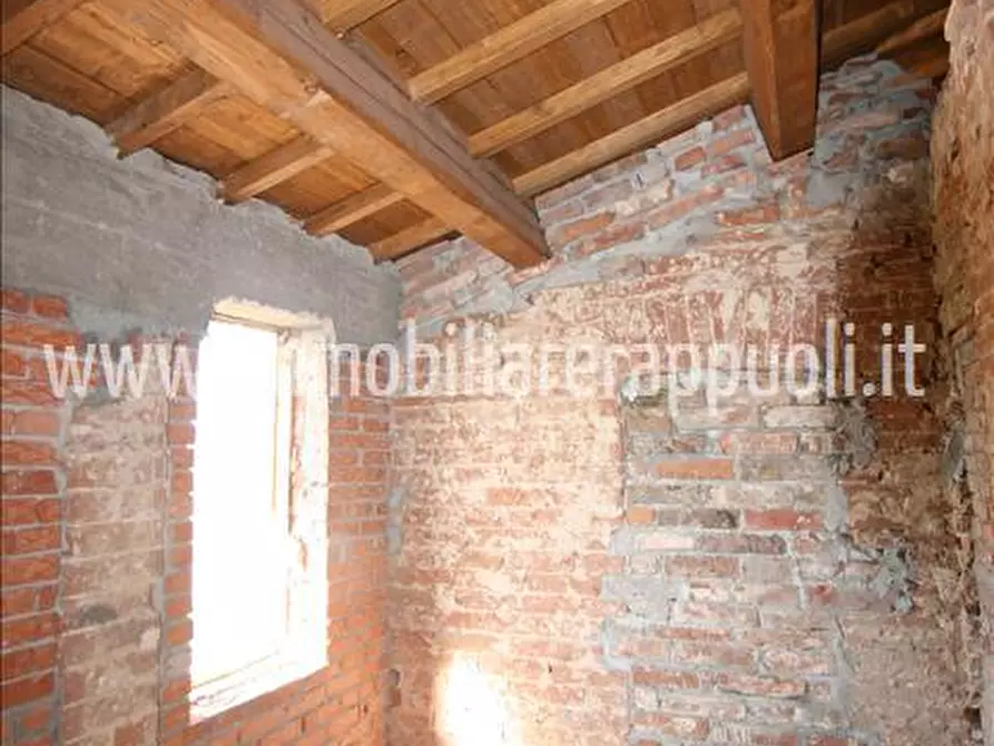 Immagine 12 di Rustico / casale in vendita  a Sinalunga