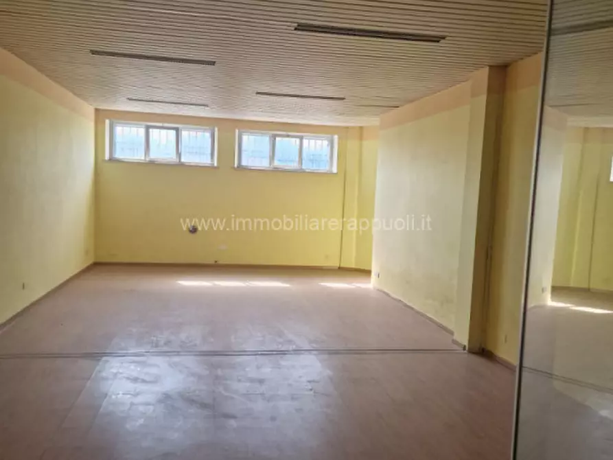 Immagine 2 di Ufficio in affitto  a Sinalunga
