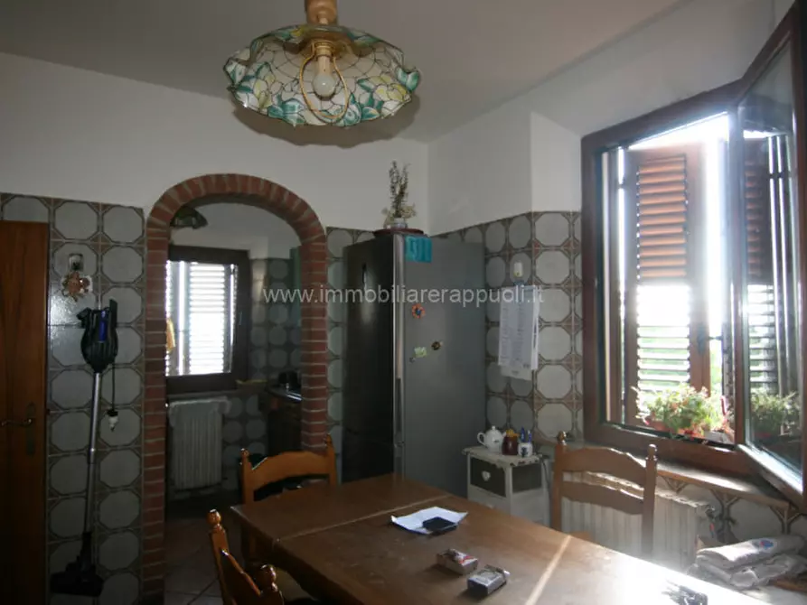 Immagine 1 di Casa indipendente in vendita  a Sinalunga