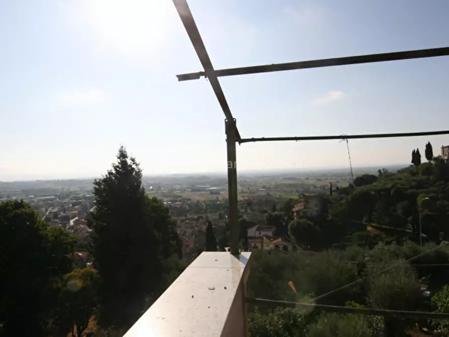 Immagine 8 di Casa indipendente in vendita  a Sinalunga