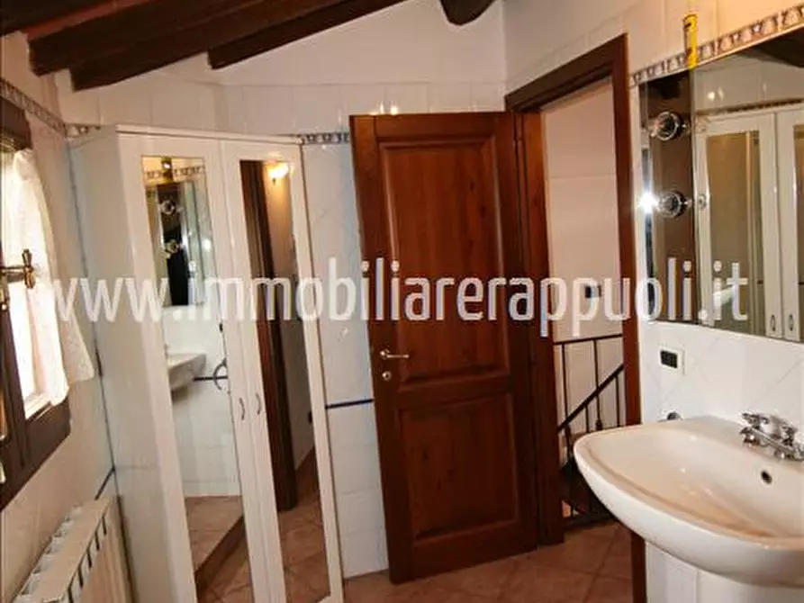 Immagine 26 di Rustico / casale in vendita  a Montepulciano