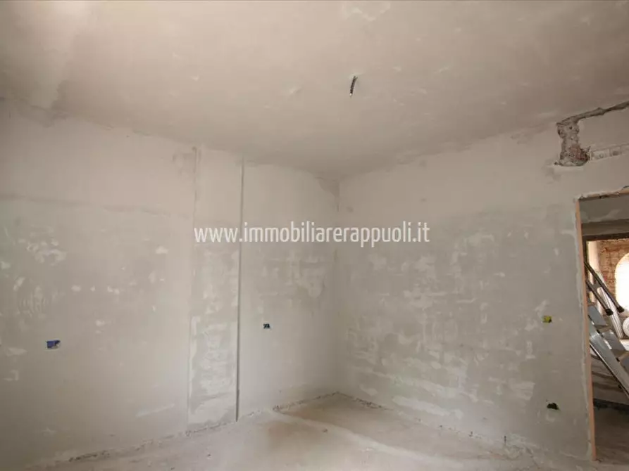 Immagine 10 di Casa indipendente in vendita  a Sinalunga