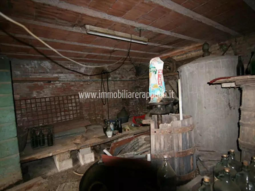 Immagine 9 di Casa indipendente in vendita  a Lucignano