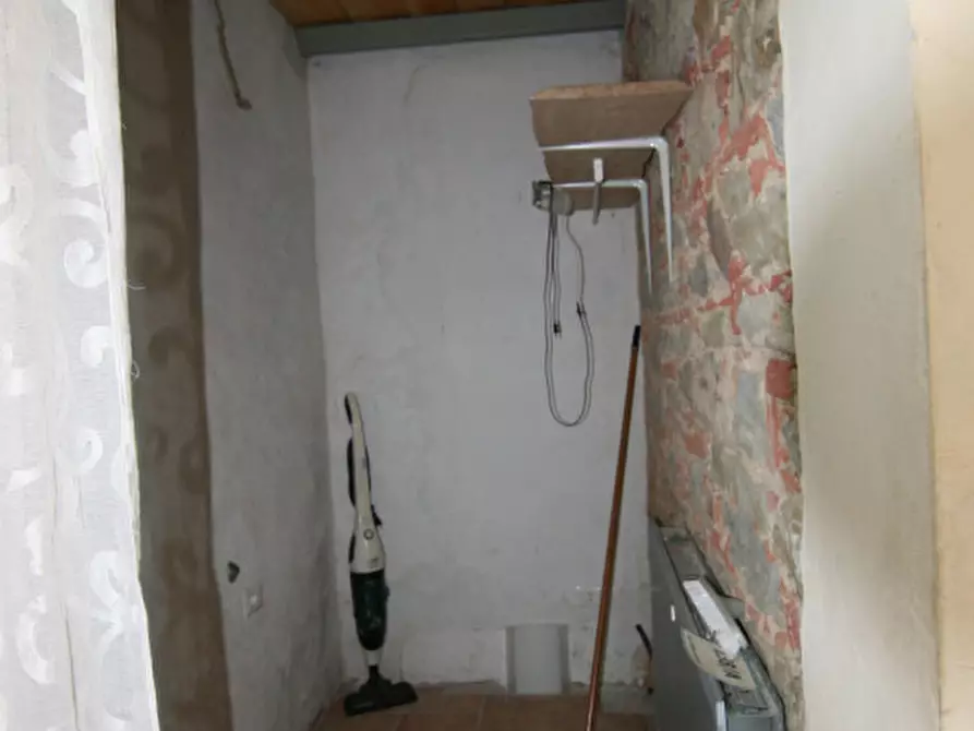 Immagine 5 di Appartamento in vendita  a Lucignano