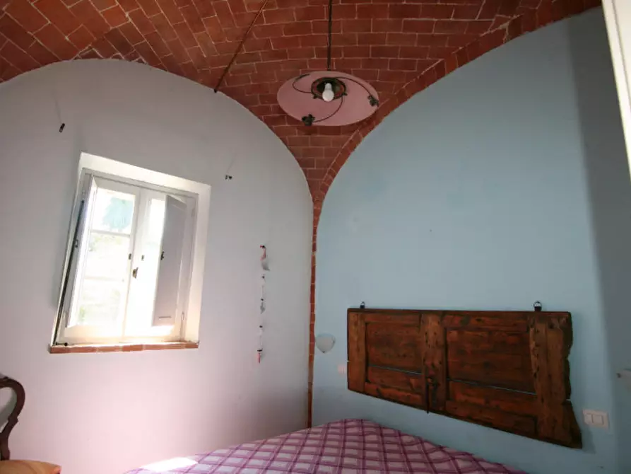 Immagine 12 di Appartamento in vendita  a Lucignano