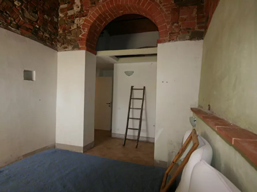 Immagine 24 di Appartamento in vendita  a Lucignano