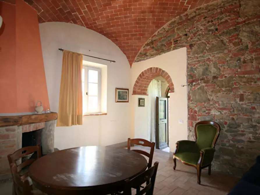 Immagine 25 di Appartamento in vendita  a Lucignano