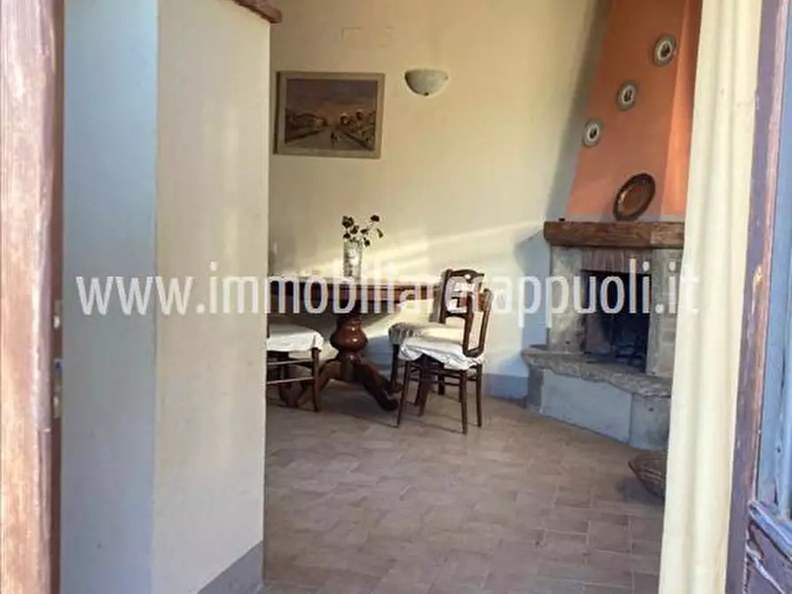 Immagine 1 di Appartamento in vendita  a Lucignano