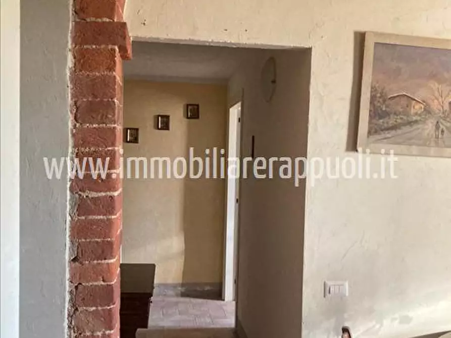 Immagine 4 di Appartamento in vendita  a Lucignano