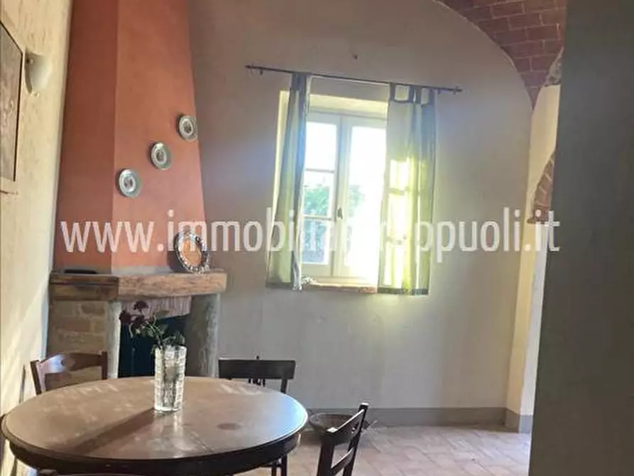 Immagine 5 di Appartamento in vendita  a Lucignano