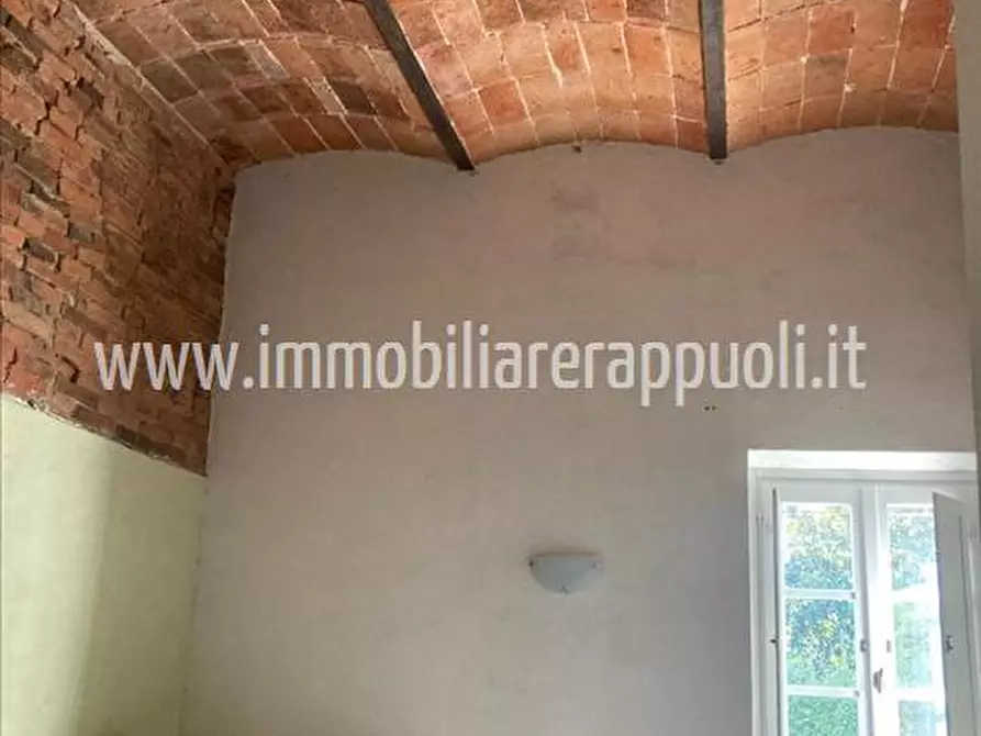 Immagine 9 di Appartamento in vendita  a Lucignano