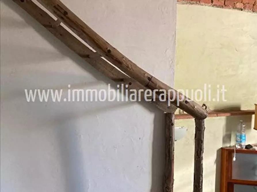 Immagine 10 di Appartamento in vendita  a Lucignano