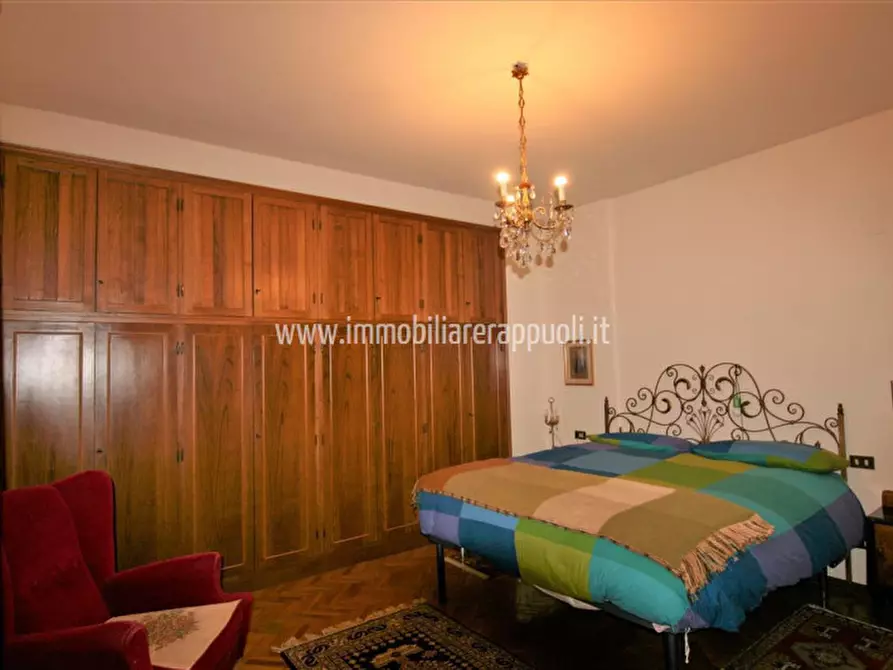 Immagine 6 di Villa in vendita  a Sinalunga