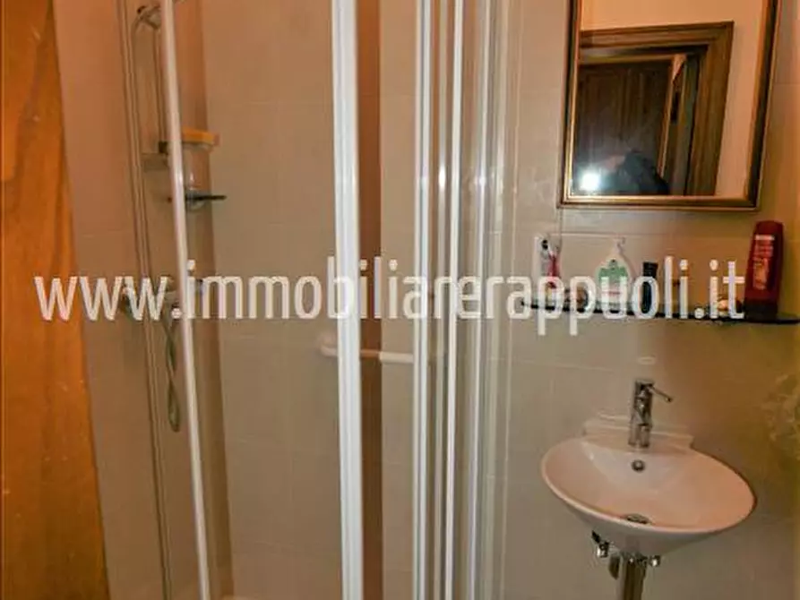 Immagine 7 di Villa in vendita  a Sinalunga