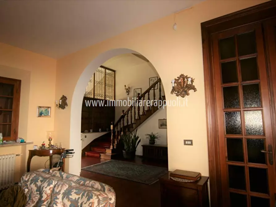 Immagine 10 di Villa in vendita  a Sinalunga