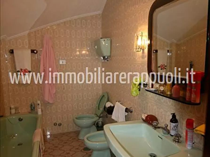 Immagine 12 di Villa in vendita  a Sinalunga