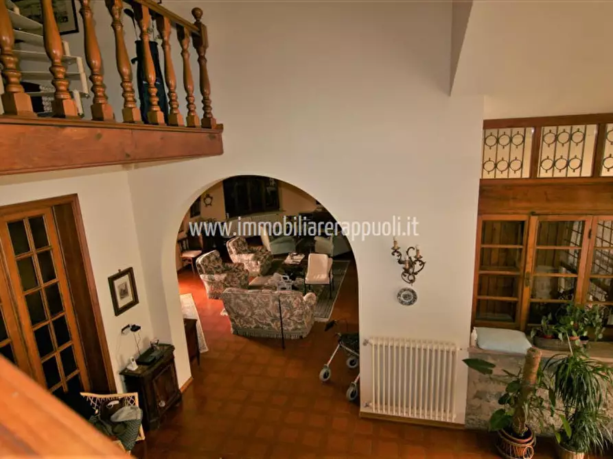 Immagine 17 di Villa in vendita  a Sinalunga