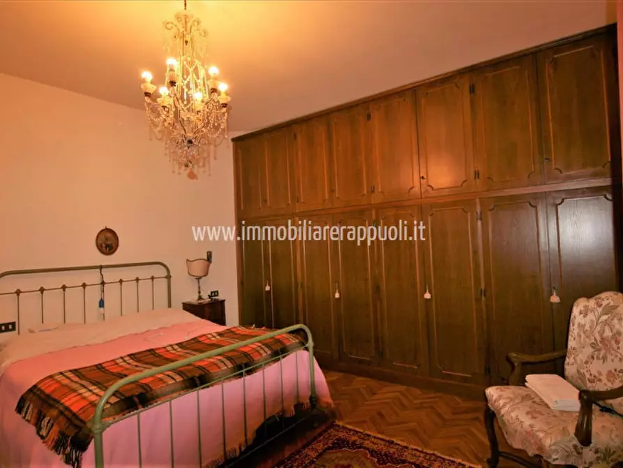 Immagine 20 di Villa in vendita  a Sinalunga