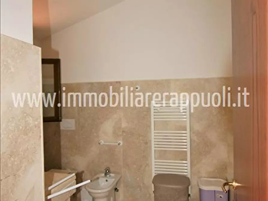 Immagine 16 di Villetta a schiera in vendita  a Sinalunga