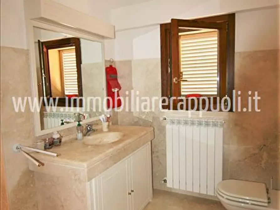 Immagine 18 di Villetta a schiera in vendita  a Sinalunga