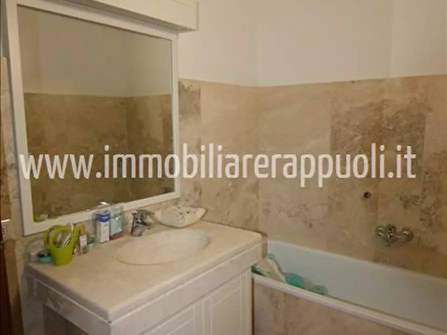 Immagine 26 di Villetta a schiera in vendita  a Sinalunga