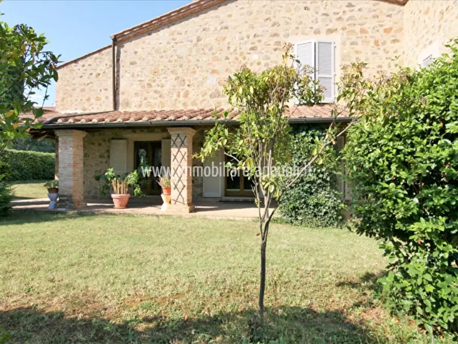 Immagine 30 di Villetta a schiera in vendita  a Sinalunga