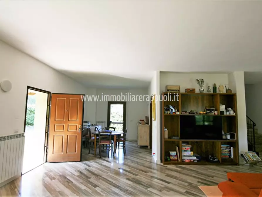 Immagine 32 di Villetta a schiera in vendita  a Sinalunga