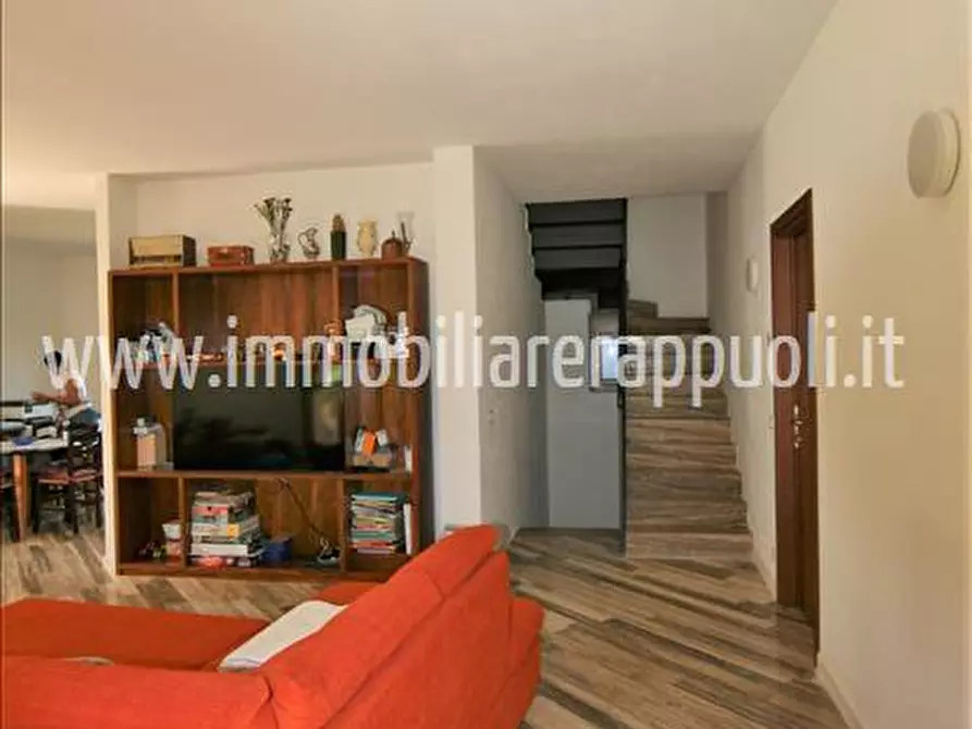 Immagine 34 di Villetta a schiera in vendita  a Sinalunga