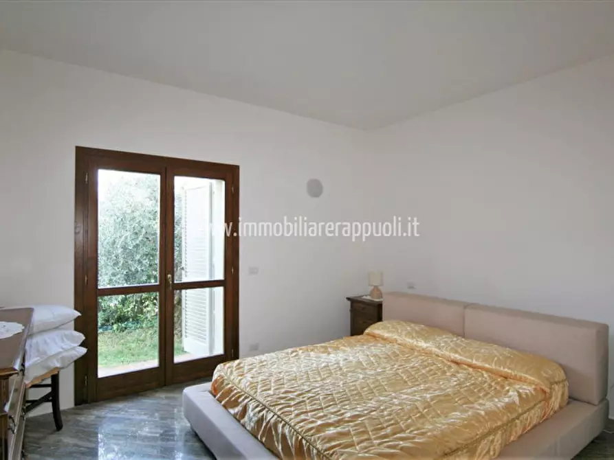 Immagine 35 di Villetta a schiera in vendita  a Sinalunga