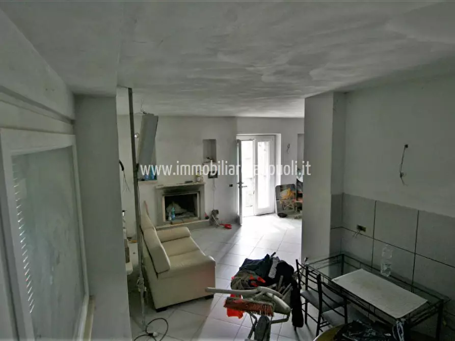 Immagine 2 di Casa indipendente in vendita  a Lucignano