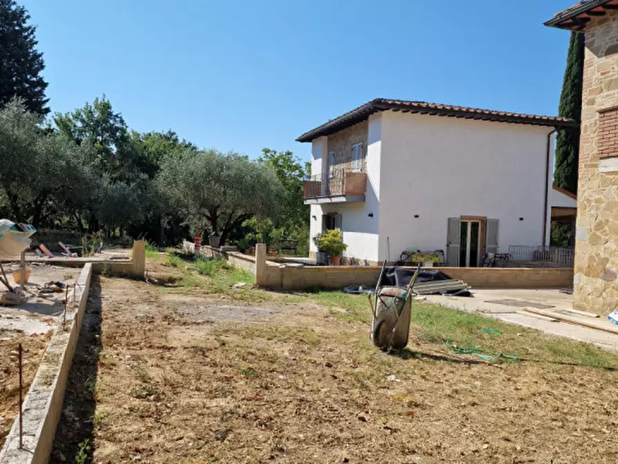 Immagine 35 di Casa indipendente in vendita  a Lucignano
