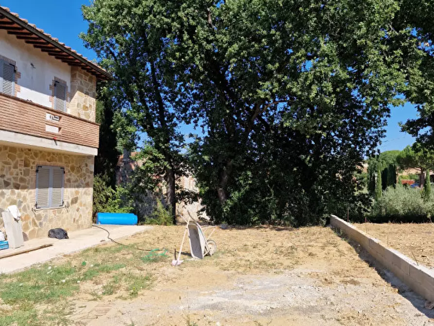 Immagine 37 di Casa indipendente in vendita  a Lucignano