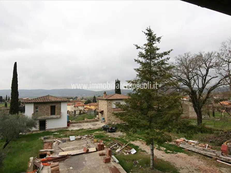 Immagine 5 di Rustico / casale in vendita  a Lucignano