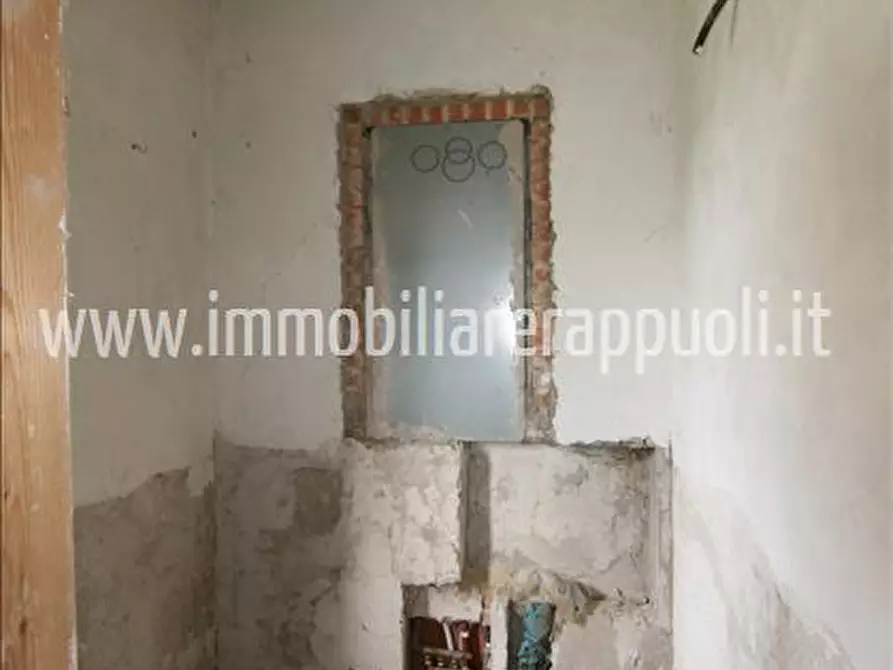 Immagine 7 di Rustico / casale in vendita  a Lucignano