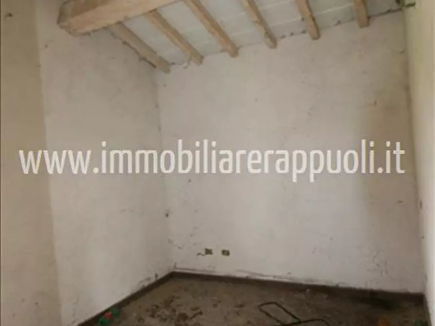 Immagine 8 di Rustico / casale in vendita  a Lucignano