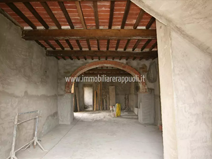 Immagine 12 di Rustico / casale in vendita  a Lucignano