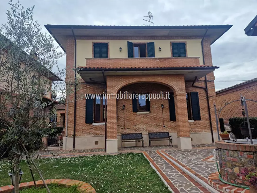 Immagine 1 di Casa indipendente in vendita  a Sinalunga