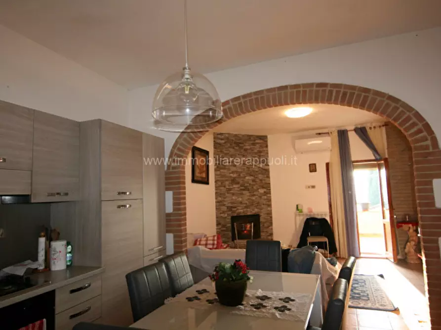 Immagine 2 di Casa indipendente in vendita  a Sinalunga