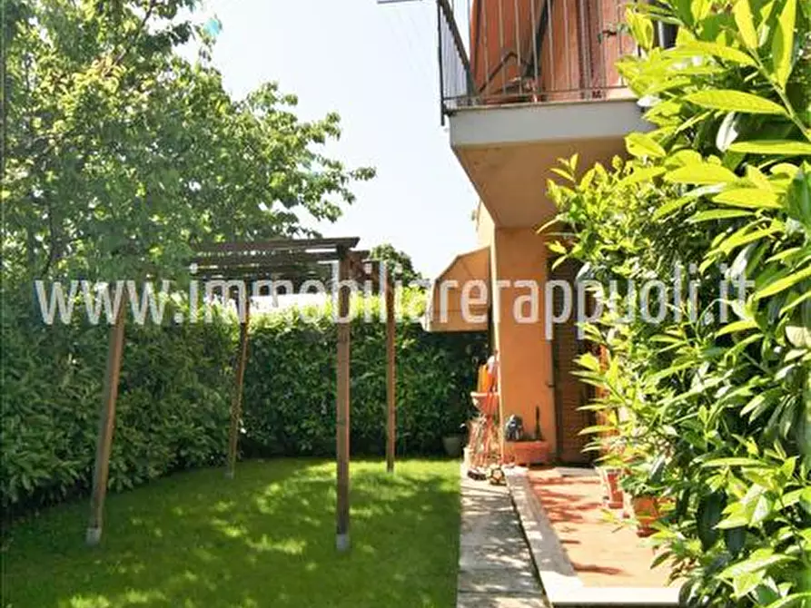 Immagine 6 di Villetta a schiera in vendita  a Sinalunga