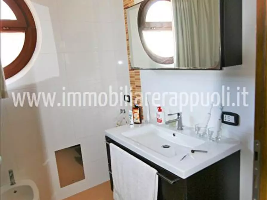 Immagine 14 di Villetta a schiera in vendita  a Sinalunga